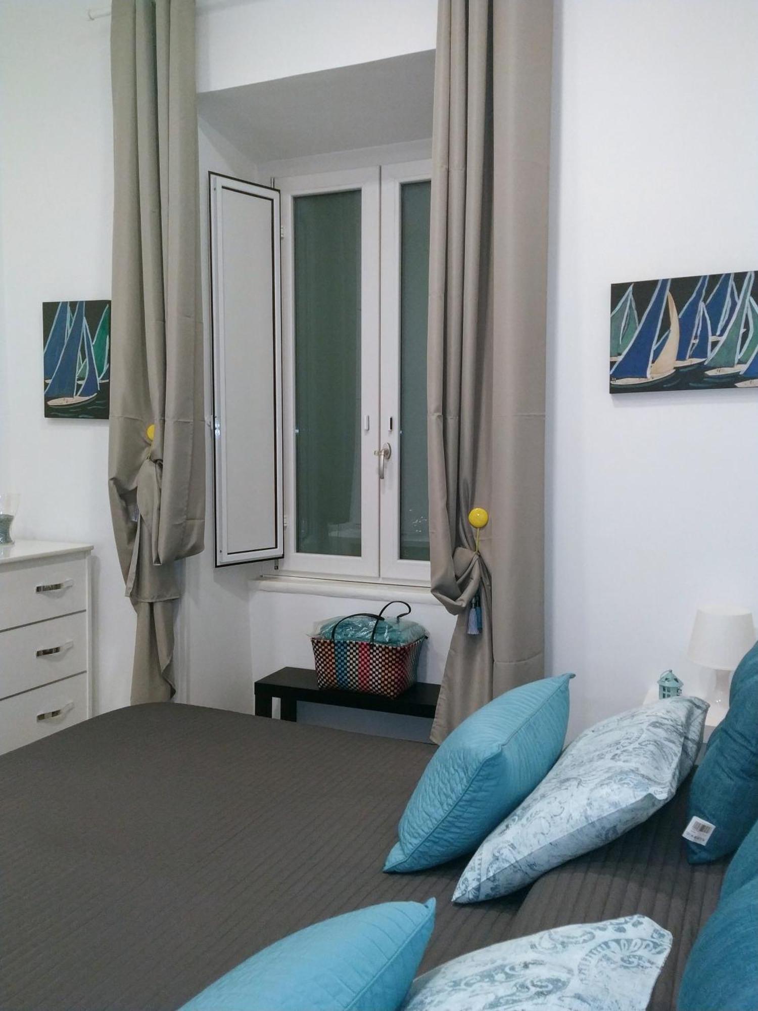 Margherita'S Apartment ซาแลร์โน ภายนอก รูปภาพ