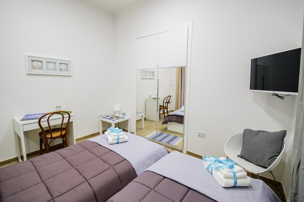 Margherita'S Apartment ซาแลร์โน ภายนอก รูปภาพ