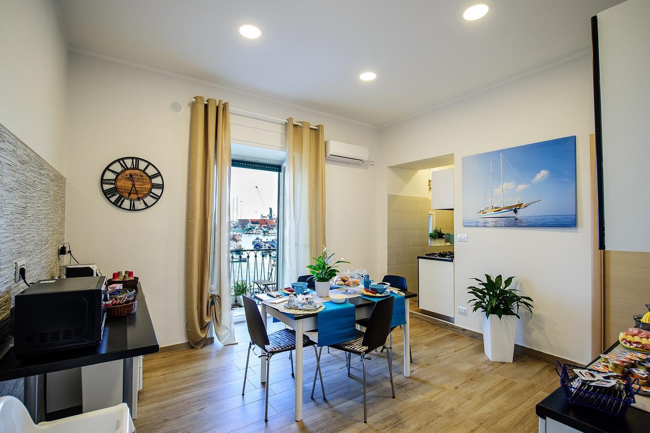 Margherita'S Apartment ซาแลร์โน ภายนอก รูปภาพ