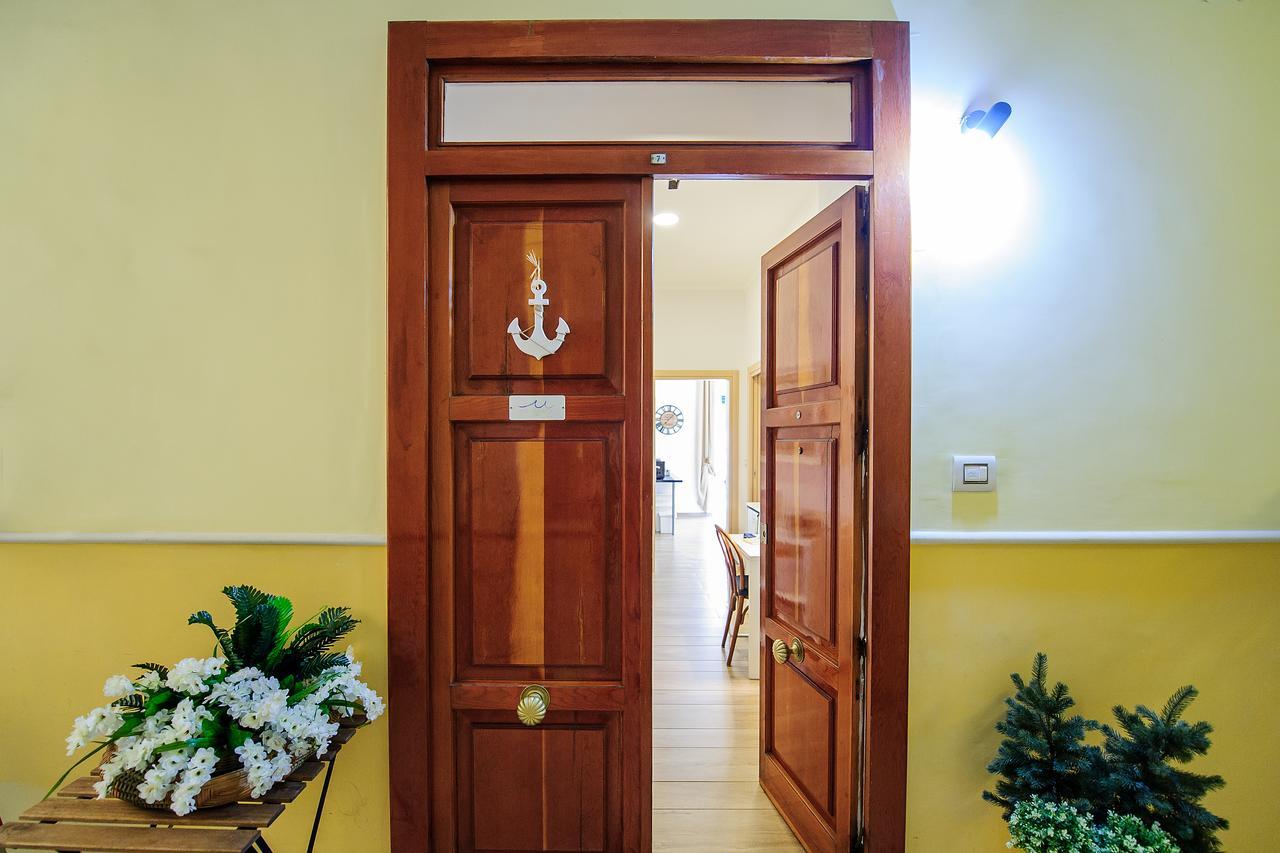 Margherita'S Apartment ซาแลร์โน ภายนอก รูปภาพ