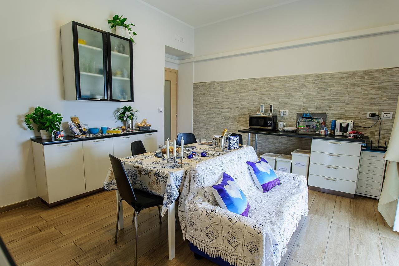 Margherita'S Apartment ซาแลร์โน ภายนอก รูปภาพ