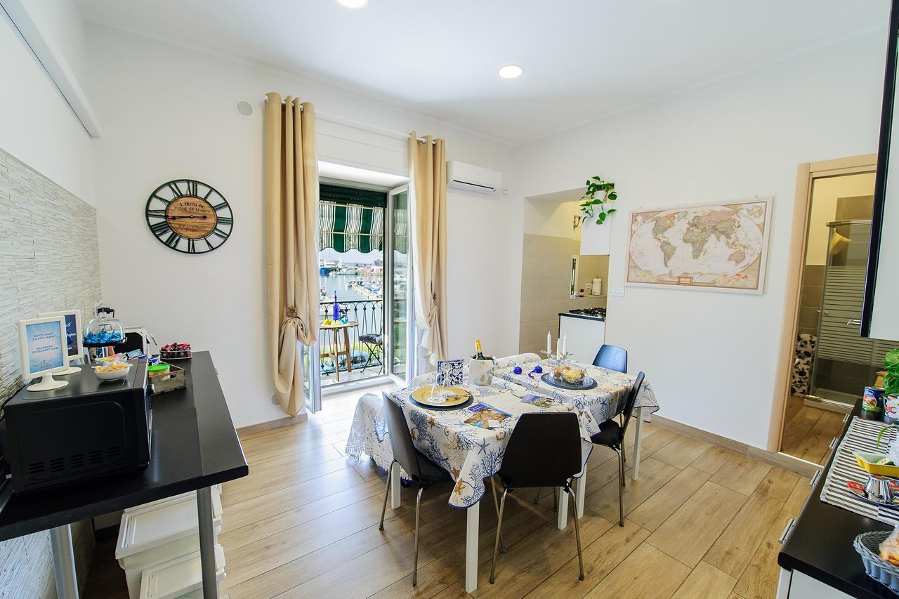 Margherita'S Apartment ซาแลร์โน ภายนอก รูปภาพ