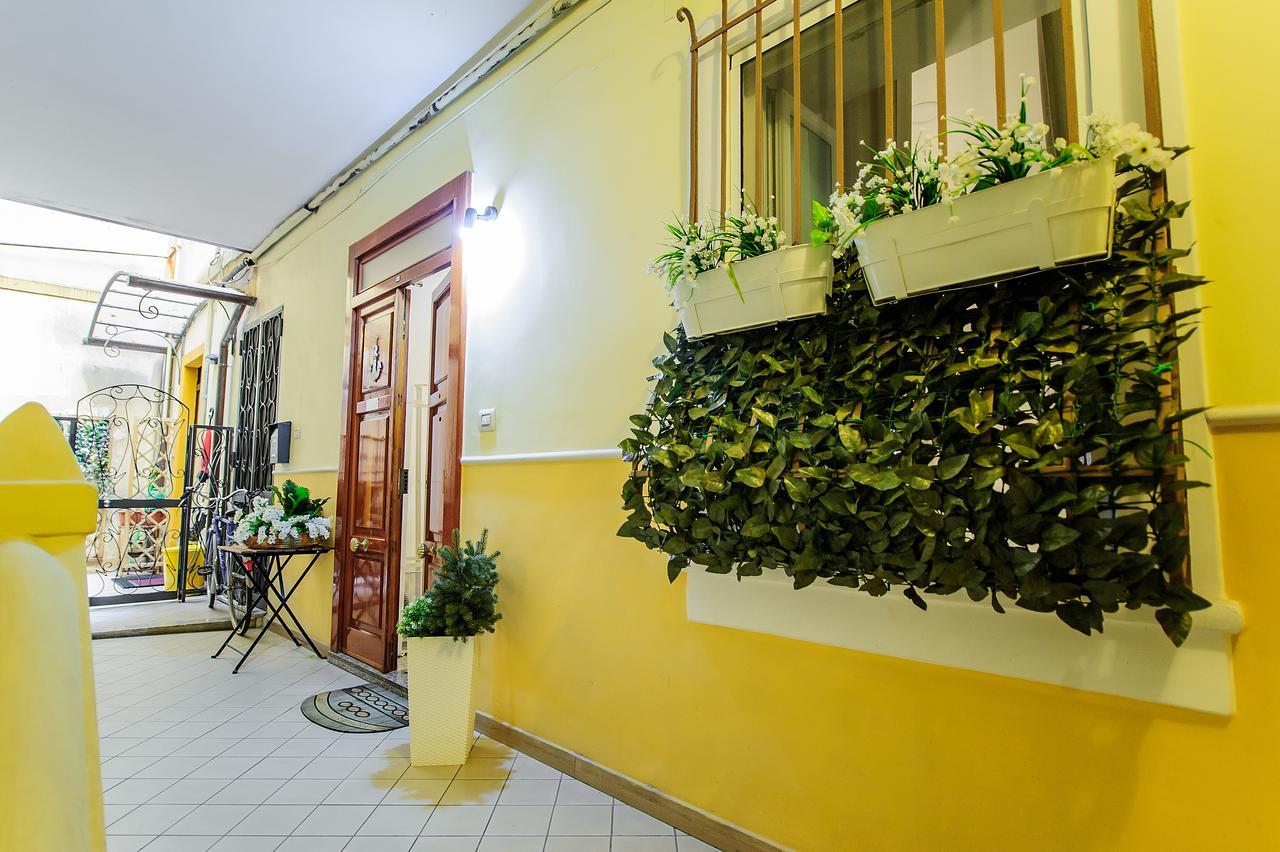 Margherita'S Apartment ซาแลร์โน ภายนอก รูปภาพ