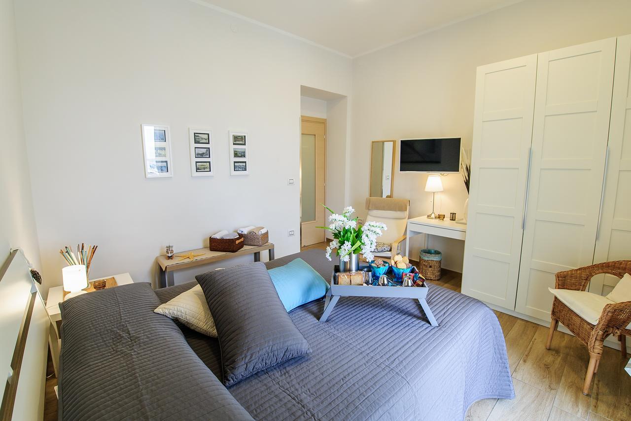 Margherita'S Apartment ซาแลร์โน ภายนอก รูปภาพ
