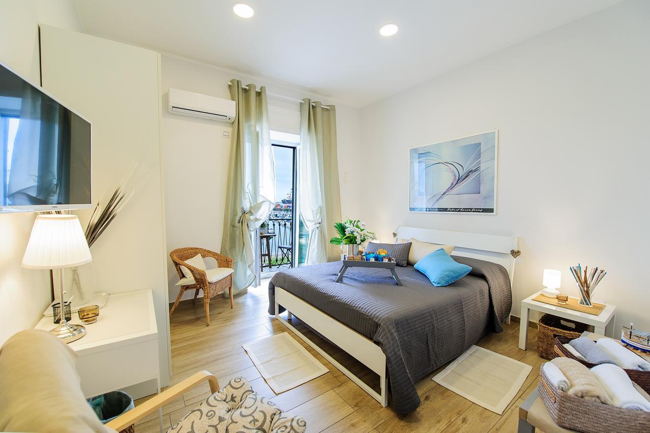 Margherita'S Apartment ซาแลร์โน ภายนอก รูปภาพ
